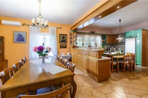 Dining - Villa Cottage Waffa  (Gouvia)