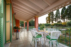 Outdoor dining - Villa Cottage Waffa  (Gouvia)