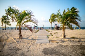 واي فاي مجانًا وملاءات أسرّة