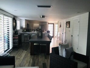 Dining - Fully remodeled unit on the water (Key Largo)