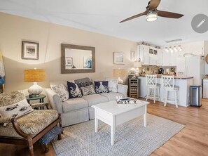 Smart TV, fireplace, DVD player, books - Suite Carolina- Steps to Beach, Boardwalk, Restaurants & More- (Carolina Beach)