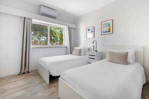 2 habitaciones, tabla de planchar con plancha y wifi gratis 