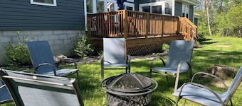 Outdoor Adventure Home: Golfing, Hiking & Kayaking