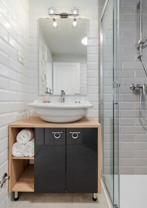 Free toiletries, hair dryer, towels, toilet paper