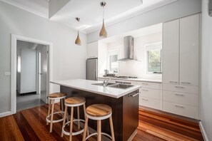 Microwave, stovetop, dishwasher