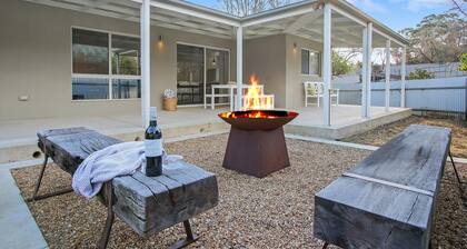 Three Sisters - Three Sisters has been designed and renovated with a strong appreciation of its surrounds and the importance of spending time with your nearest and dearest.