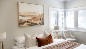 3 bedrooms, iron/ironing board, free WiFi, bed sheets - Autumn Home, Our Place at Bright - Boasting commanding views of the surrounding landscape from the generous indoor/outdoor living spaces. (Bright)