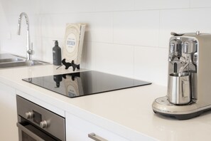 Micro-ondes, plaque de cuisson, lave-vaisselle