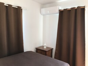 1 camera, ferro/asse da stiro, Wi-Fi