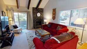 TV, fireplace, DVD player, table football - Tennis Village Condo with A/C, Patio & Foosball Table (Sunriver)