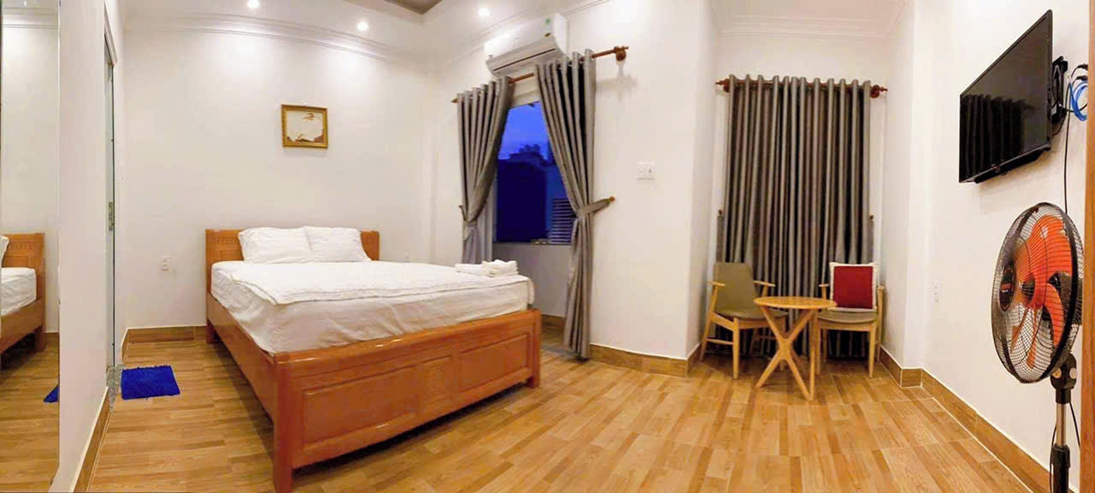 Desk, iron/ironing board, free WiFi, bed sheets
