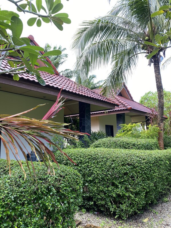 Exterior detail - Sirin Bungalow (Choeng Thale)