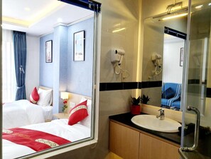 ห้องเอ็กเซกคิวทีฟทวิน | พื้นที่ทำงานแบบใช้แล็ปท็อป, Wi-Fi ฟรี, ผ้าปูที่นอน