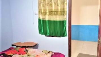 Kamar Standar | Wi-Fi gratis dan seprai linen