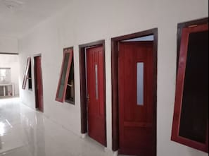 Hallway - Ijen Miner Guest House (Banyuwangi)