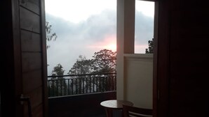 View from property - Gedong Sari Homestay (Munduk)