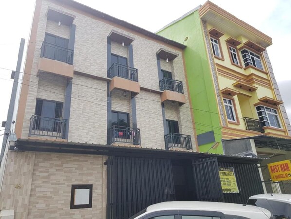 Exterior - Penginapan Mangadel (Makassar)