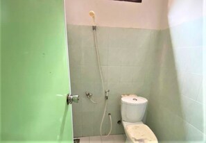 Camera Standard | Bagno | Doccia, set di cortesia gratuito, asciugamani