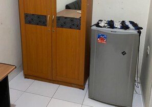 Kamar Standar | Meja kerja, Wi-Fi gratis, dan seprai linen