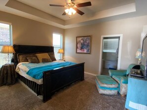 4 多间卧室、熨斗/熨衣板、WiFi、床单