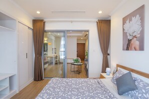 Business-Apartment | Individuell dekoriert, individuell eingerichtet, Schreibtisch