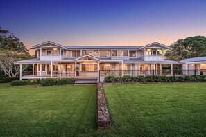 Front of property - Your Luxury Escape - Trig Point (Coopers Shoot)