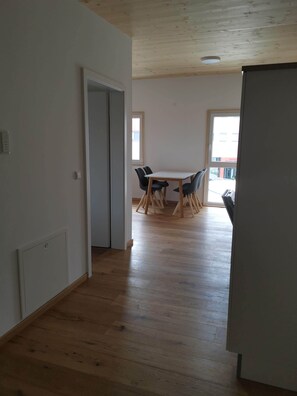 Dining - Beautiful newly built vacation apartment (Friedrichshafen)