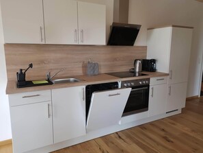 Wasserkocher mit Kaffee-/Teezubehör, Kochgeschirr/Geschirr/Besteck