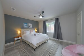 3 habitaciones, escritorio, tabla de planchar con plancha y wifi gratis 
