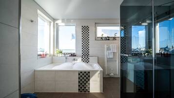 Dutxa, assecador de cabells i tovalloles