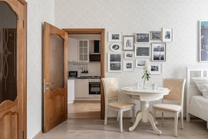 2 bedrooms, iron/ironing board, free WiFi