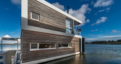 Floating House 1 Struck mit Kamin - 01. Floating Houses (95 m²) mit Kamin