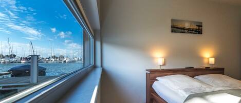 2 makuuhuonetta, vauvan matkasänky, Wi-Fi, vuodevaatteet