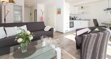 Ferienwohnung im Erdgeschoss für 2 Personen mit Terrasse und Garten in Norden