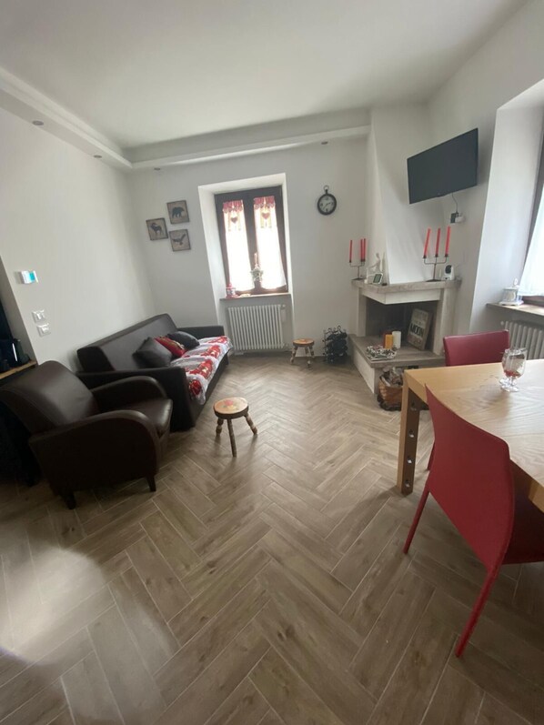 Smart TV - Small paradise in the center of town. (Pescocostanzo)