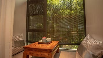 Huana Double Room | 1 bedroom, minibar, desk, blackout curtains
