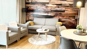 Apartment | Living room | Flat-screen TV