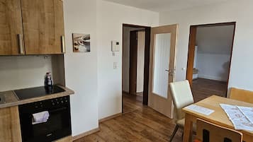 Apartment | Eigene Küche | Kühlschrank, Ofen, Geschirrspüler, Toaster