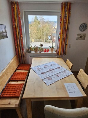 Apartment | 3 bedrooms, free WiFi, bed sheets - Ferienwohnung Martina (Sinzing)
