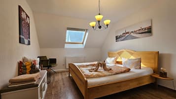 Apartment | 3 bedrooms, free WiFi, bed sheets