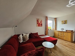 Apartment | Living area | TV - Ferienwohnung Martina (Sinzing)