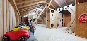 Innen-Kinderspielplatz