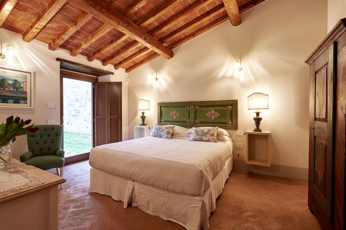 Premium bedding, pillowtop beds, desk, blackout drapes