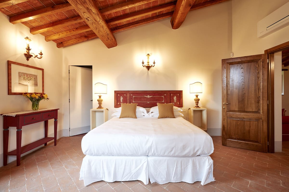 Premium bedding, pillowtop beds, desk, blackout drapes