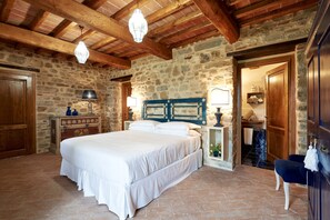 2 Schlafzimmer, hochwertige Bettwaren, Pillowtop-Betten, Schreibtisch