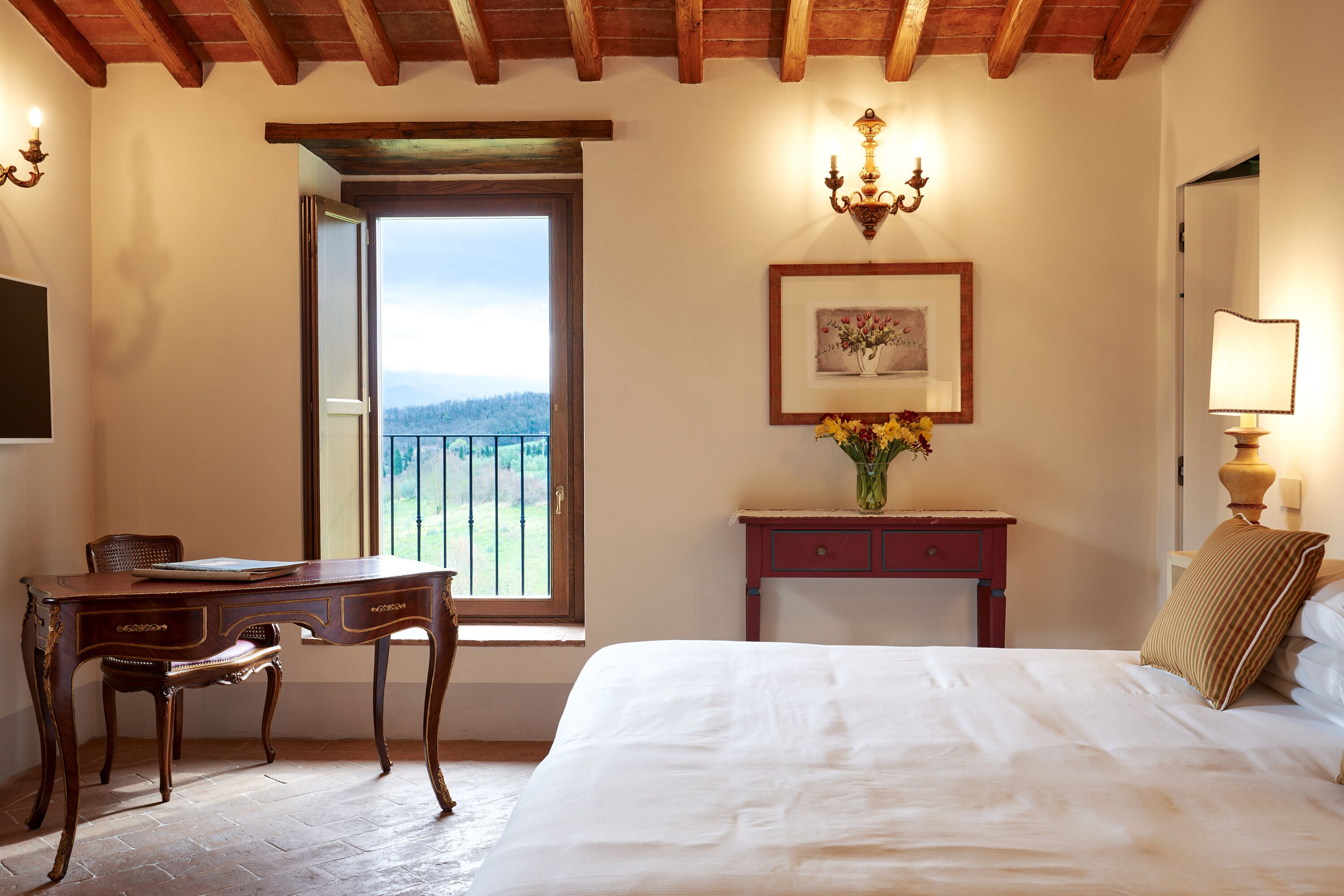 Apartment Foglia di Vite with Hammam | Ylelliset vuodevaatteet, pillowtop-patjalliset sängyt, työpöytä