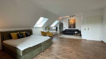 Studio | 1 bedroom, iron/ironing board, free WiFi, bed sheets