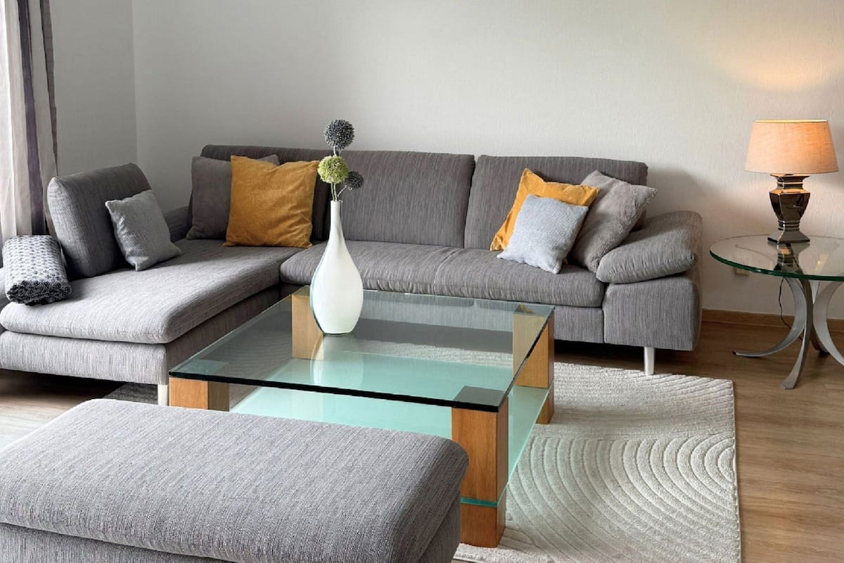 Apartment | Living area | 42-inch TV with satellite channels