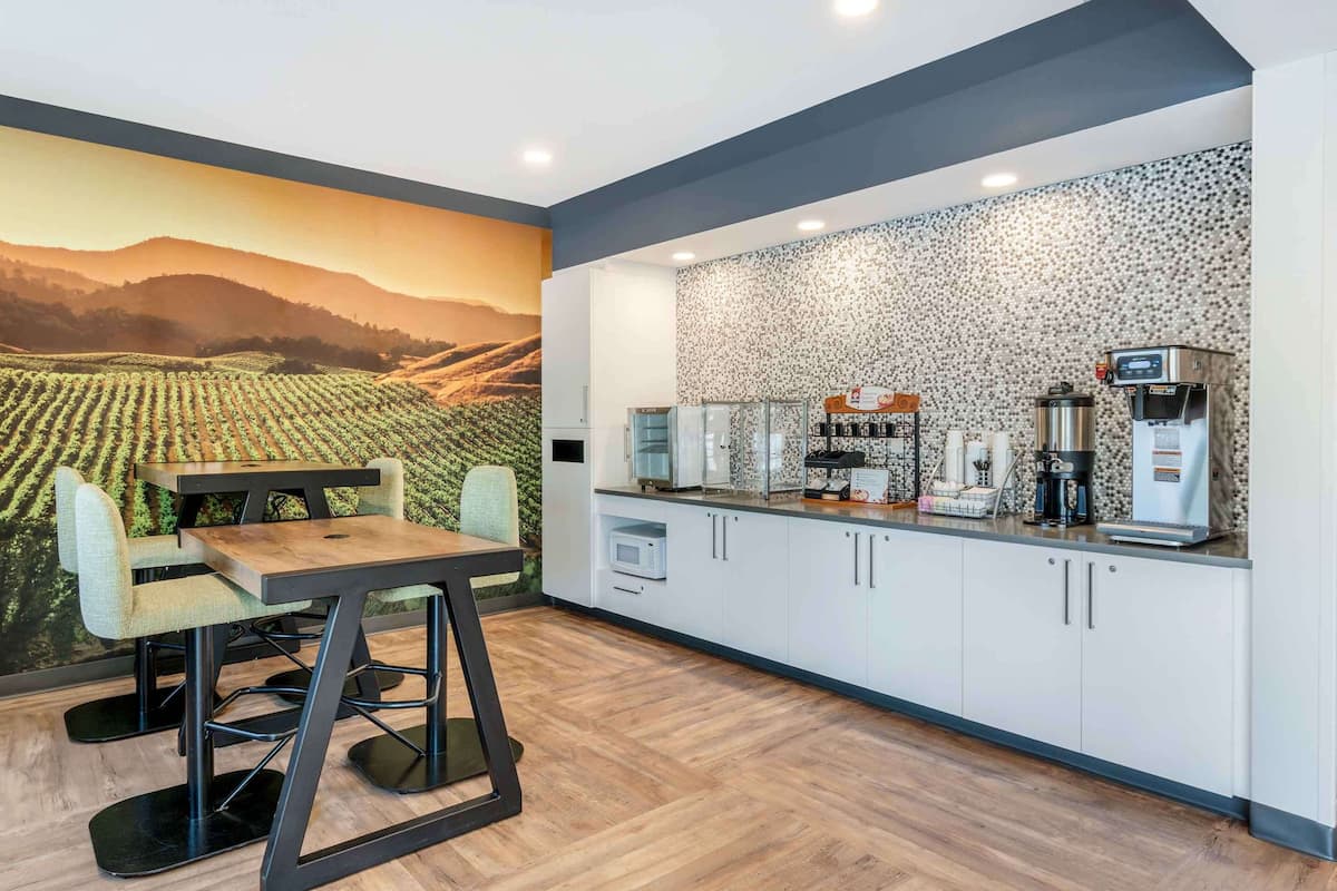 free daily on-the-go breakfast