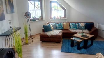 Apartment | Living area | Flat-screen TV